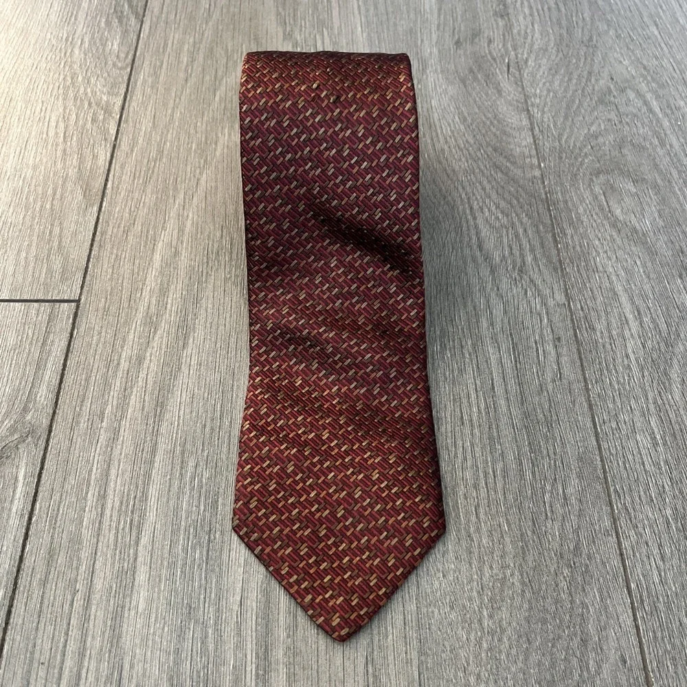 Salvatore Ferragamo Made In Italy Silk Tie Burgundy Gold Beautiful!